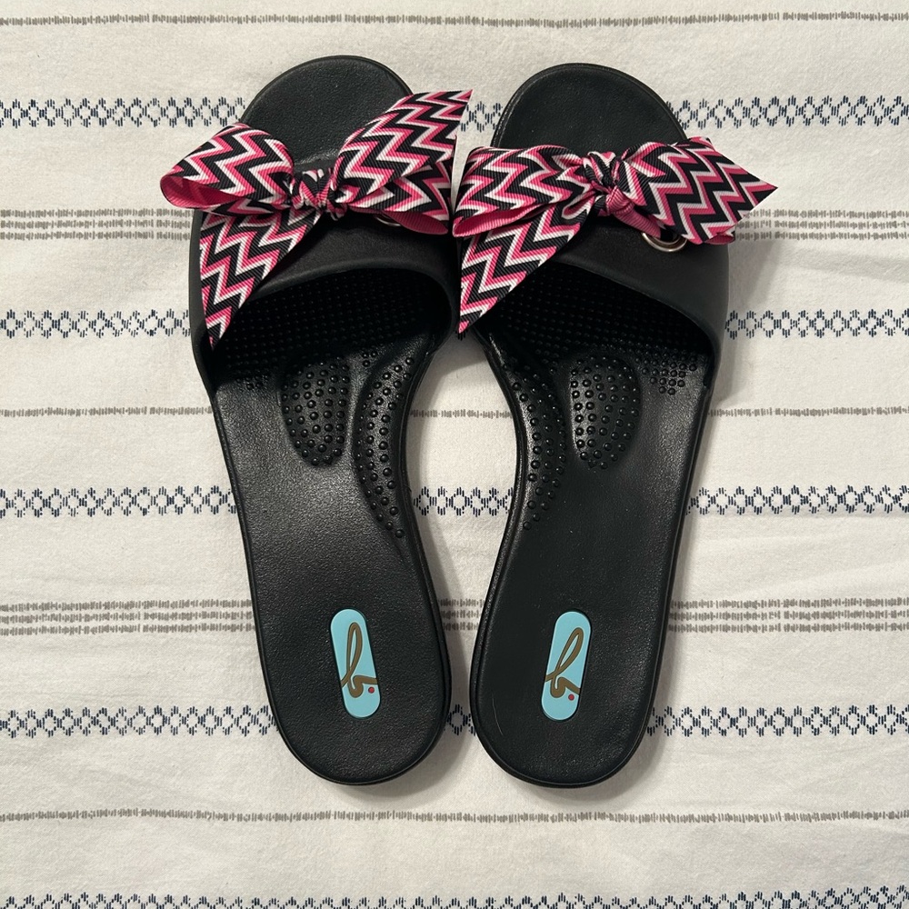 OKA b. Sandals. Size M/L